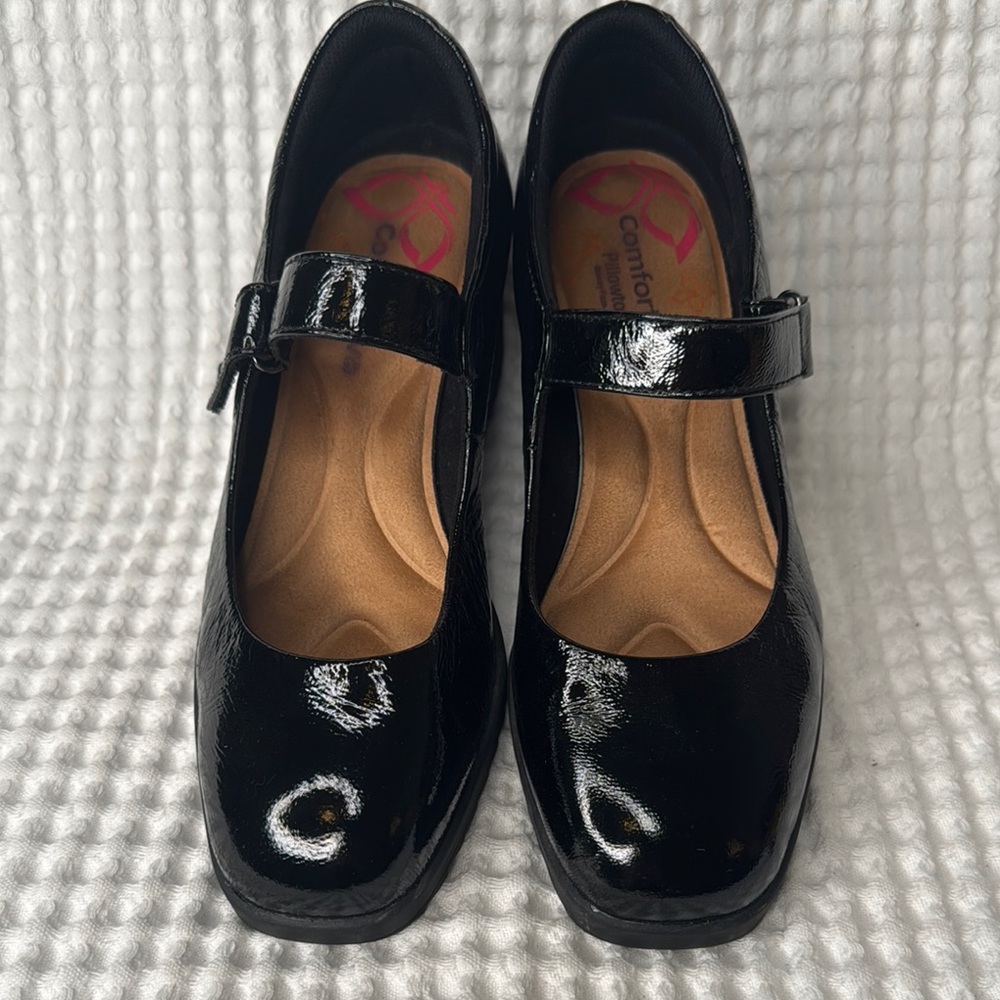 Comfortiva Hayes Mary Jane Patent Leather Heels 8W - Black
